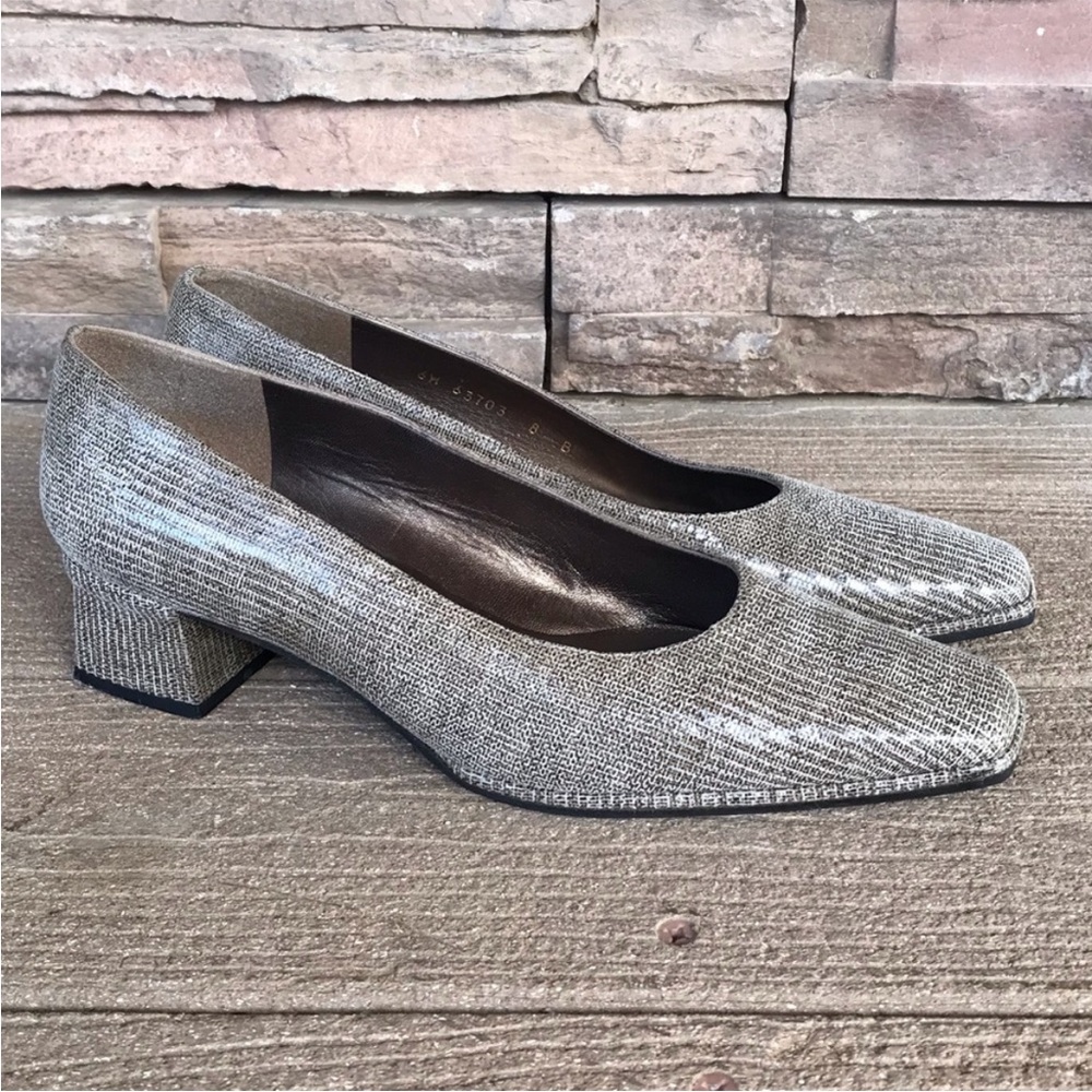 Stuart Weitzman Low Heel Size 8 - image 1